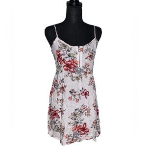 5/25$ ✨ Floral Mini Dress 🌸🌺